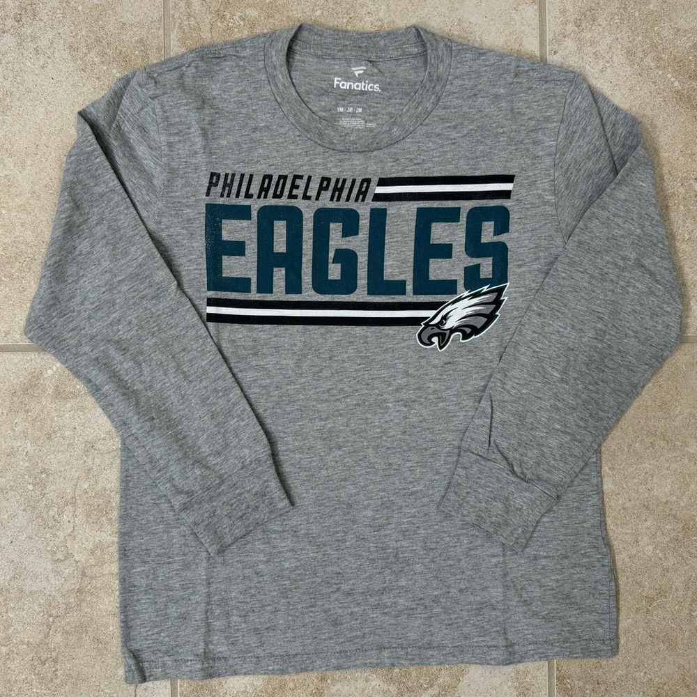 Philadelphia Eagles Youth Long Sleeve T-Shirt 
Size: Medium
Color: Green/Grey